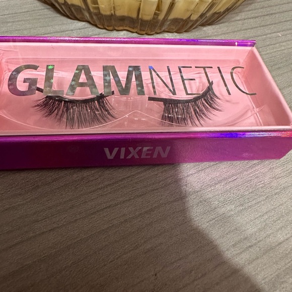 Vixen Black Magnetic Eyelashes - Picture 1 of 3